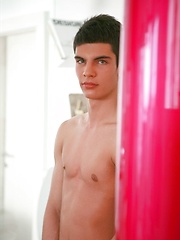 Brunette twink shows his long cock - Gay boys pics at Twinkest.com