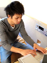 Mitsuru Gets Off on Gay Japanese Porn - Gay boys pics at Twinkest.com