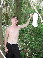 Twink hides and jerks off all alone in the woods - Gay boys pics at Twinkest.com