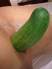 Asian boy putting fresh vegetable into own anal hole - Gay boys pics at Twinkest.com