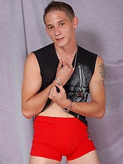 European jock playing with own hard cock - Gay boys pics at Twinkest.com