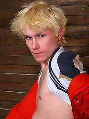 Str8 blond teen boy shows his big uncut cock - Gay boys pics at Twinkest.com