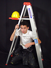 Hot boy wanking on a building site - Gay boys pics at Twinkest.com