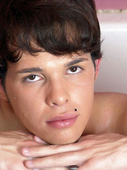 Straight boy exposing his soapy rod - Gay boys pics at Twinkest.com