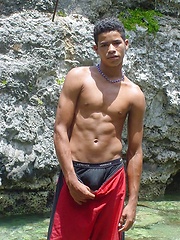 Sexy latino twink posing for the camera outdoors - Gay boys pics at Twinkest.com