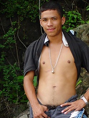 Handsome and horny latin guy demonstrates body - Gay boys pics at Twinkest.com