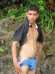 Handsome and horny latin guy demonstrates body - Gay boys pics at Twinkest.com