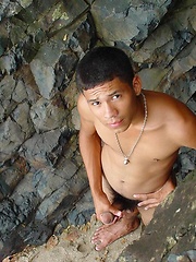 Handsome and horny latin guy demonstrates body - Gay boys pics at Twinkest.com