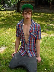 Pierced emo boy has adult casting at the backyard - Gay boys pics at Twinkest.com