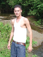 Slim twink creams his smooth belly - Gay boys pics at Twinkest.com