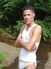Slim twink creams his smooth belly - Gay boys pics at Twinkest.com