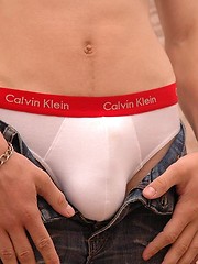 Twink demonstrates body and jerking in the shower - Gay boys pics at Twinkest.com