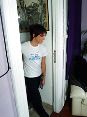 Pretty twink drops in on his boyfriend for a fuck - Gay boys pics at Twinkest.com