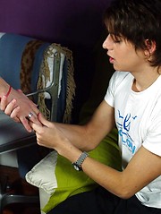 Pretty twink drops in on his boyfriend for a fuck - Gay boys pics at Twinkest.com