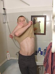 Tattooed twink rubs his muscled ass in the shower - Gay boys pics at Twinkest.com