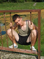 Small twink guy posing naked outdoors - Gay boys pics at Twinkest.com
