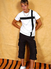 Blond twink boy gets naked - Gay boys pics at Twinkest.com