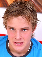 Hot teen gay boy posing naked - Gay boys pics at Twinkest.com