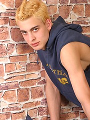 Hot  white-haired twink posing and plays with cock - Gay boys pics at Twinkest.com