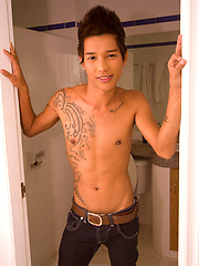 Tia Ankon is a horny gay versatile Asian boy - Gay boys pics at Twinkest.com