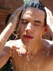 Hot gay smut in the outdoor shower - Gay boys pics at Twinkest.com