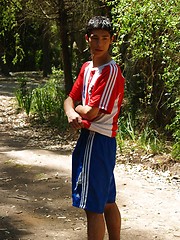 Sporty twink boy gets to relaxing outdoor coupling - Gay boys pics at Twinkest.com