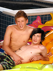 Two lovely gay boys kissing each other - Gay boys pics at Twinkest.com