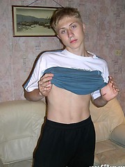 Hot twink shows off his willing hairless asshole - Gay boys pics at Twinkest.com