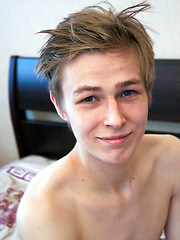 Cute skinny boy strips off to show all his goods - Gay boys pics at Twinkest.com