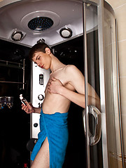 Bold twink enjoys a nice tug job in a shower cabin - Gay boys pics at Twinkest.com