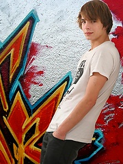Czech boy Ricco Luna likes his cock - Gay boys pics at Twinkest.com