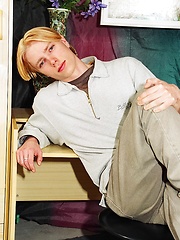 Blond twink Alexej posing naked - Gay boys pics at Twinkest.com
