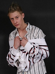 Cute european twink Andre posing naked and shows his long uncut cock - Gay boys pics at Twinkest.com