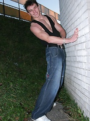 Czech jock jacking off his boner - Gay boys pics at Twinkest.com