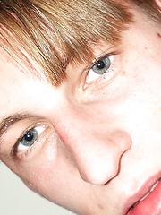 Dude strokes his long uncut dick - Gay boys pics at Twinkest.com
