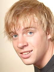 Blonde cute boy jacking off his penis - Gay boys pics at Twinkest.com