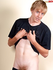 Blonde cute boy jacking off his penis - Gay boys pics at Twinkest.com