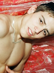 Hot muscled twink Bruce jacking off - Gay boys pics at Twinkest.com