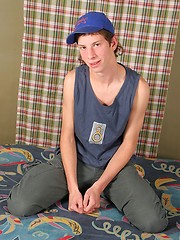 Cute twink boy get naked - Gay boys pics at Twinkest.com