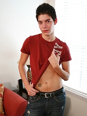 18 year old Chicago boy stroking his big thick dick - Gay boys pics at Twinkest.com