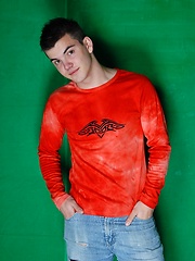 Hot twink shows cock - Gay boys pics at Twinkest.com