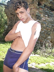 European twink posing and jacking off outdoors - Gay boys pics at Twinkest.com
