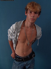 The hottest scene of jerking redhead boy - Gay boys pics at Twinkest.com