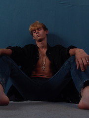 The hottest scene of jerking redhead boy - Gay boys pics at Twinkest.com