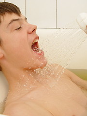 European cute twink in the shower - Gay boys pics at Twinkest.com