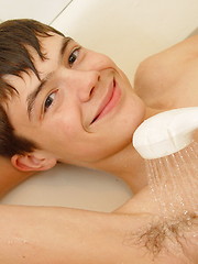 European cute twink in the shower - Gay boys pics at Twinkest.com