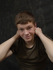 Basi - wanking naked smooth twink - Gay boys pics at Twinkest.com