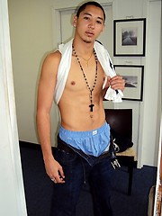 Latino twink jacking off cock - Gay boys pics at Twinkest.com