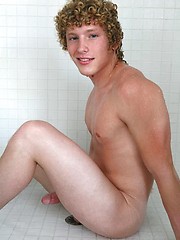 Philip take a shower and jacking off cock - Gay boys pics at Twinkest.com