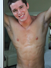Hot muscle stud Tristan showing his cock - Gay boys pics at Twinkest.com